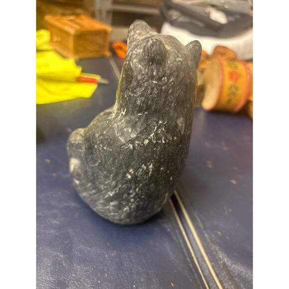 Vintage Inuit Carved Soapstone Bear Sculpture Ornament Figurine NUVUK CANADA - Picture 2 of 4